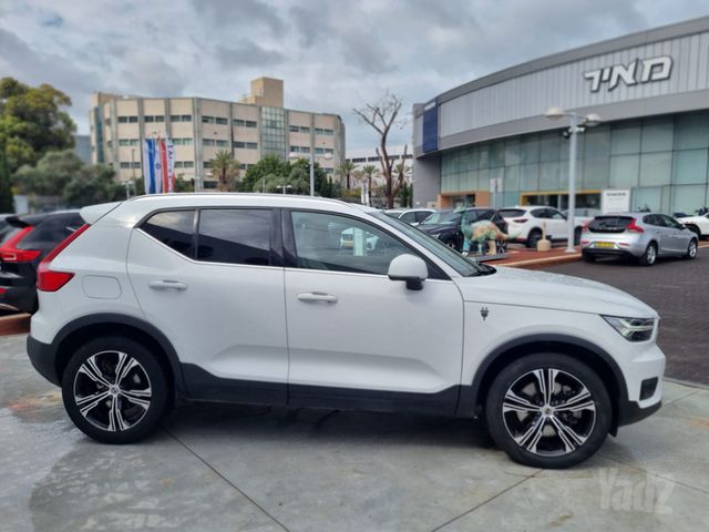 מודעת רכב וולוו XC40 1
