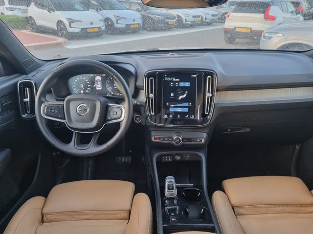 מודעת רכב וולוו XC40 2