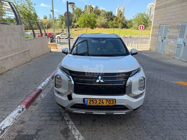 מיצובישי אאוטלנדר