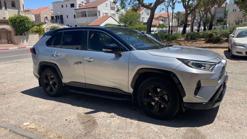 טויוטה RAV4