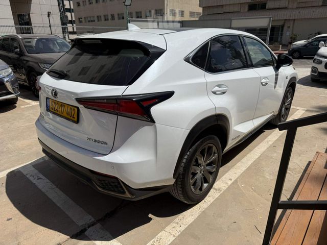לקסוס NX
