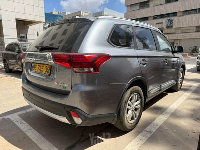 מיצובישי אאוטלנדר