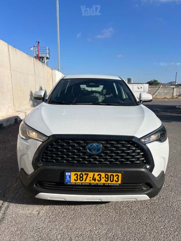 מודעת רכב טויוטה קורולה קרוס