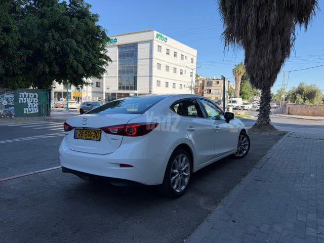 מאזדה 3