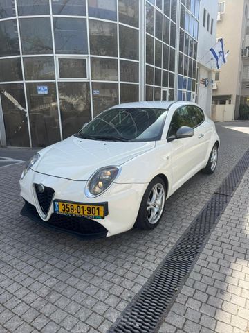 מודעת רכב אלפא רומיאו מיטו