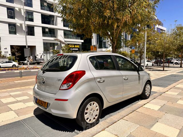 יונדאי i20