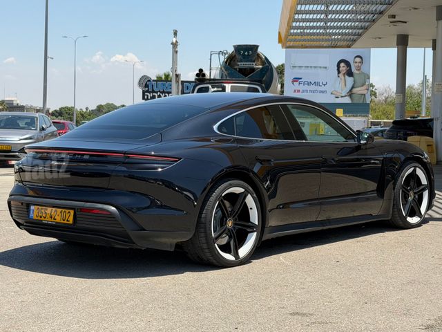 פורשה טייקן