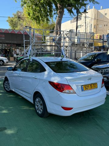 יונדאי אקסנט i25