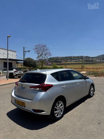 טויוטה אוריס