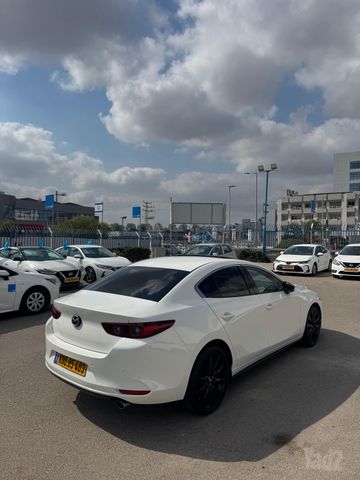 מאזדה 3
