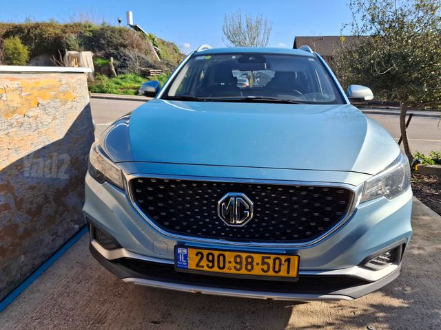 מודעת רכב אם ג'י ZS