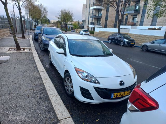 מודעת רכב מאזדה 3