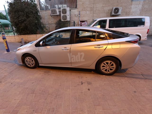 מודעת רכב טויוטה פריוס