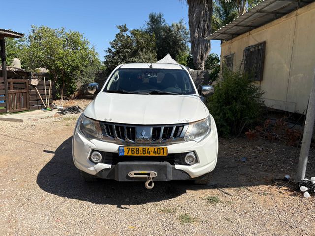 מיצובישי טרייטון / L200