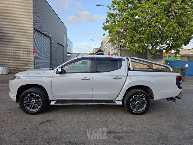 מיצובישי טרייטון / L200