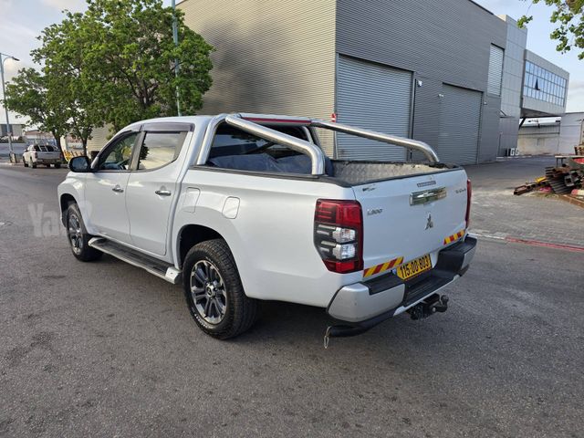 מיצובישי טרייטון / L200