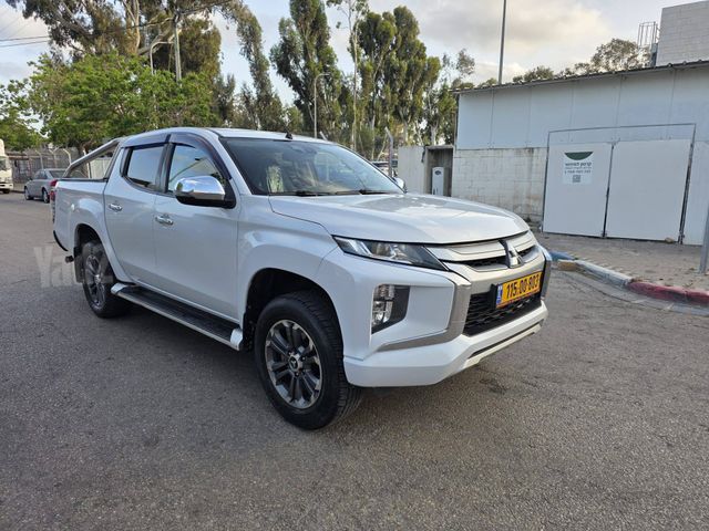 מיצובישי טרייטון / L200