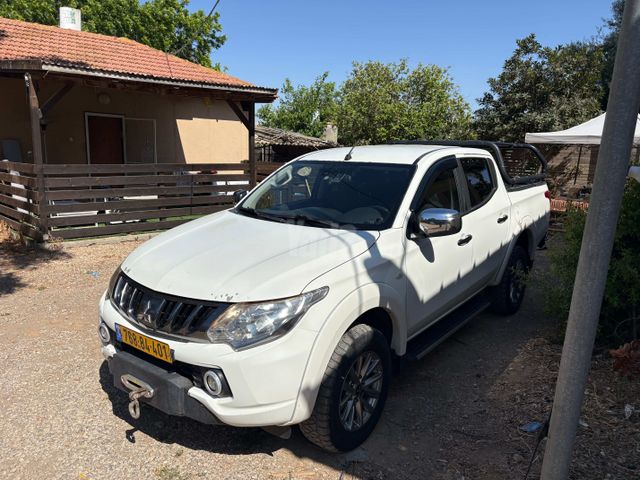 מיצובישי טרייטון / L200