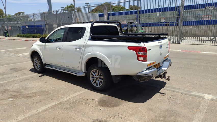 מיצובישי טרייטון / L200