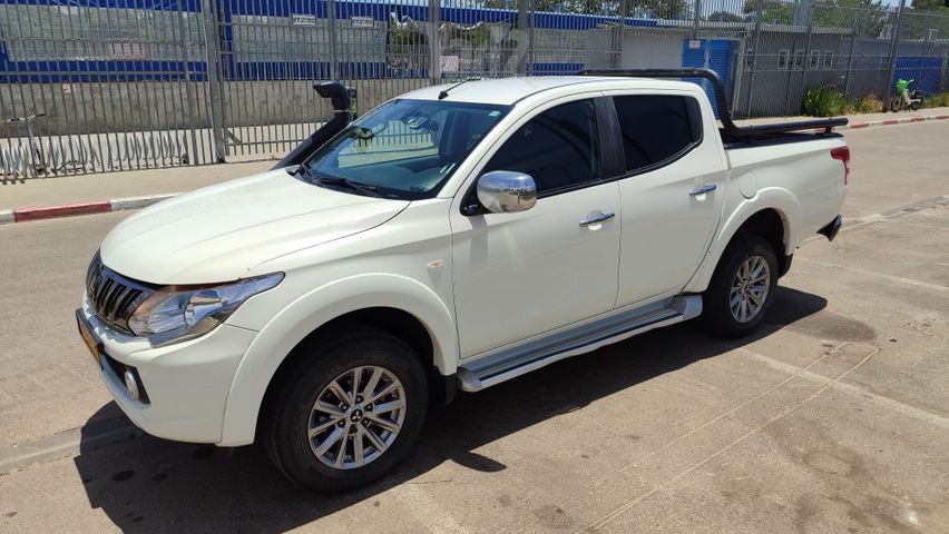 מיצובישי טרייטון / L200