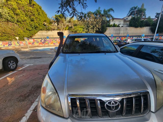 טויוטה לנד קרוזר