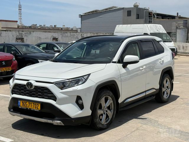 מודעת רכב טויוטה RAV4