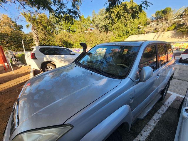 טויוטה לנד קרוזר