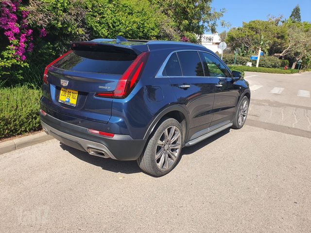 קאדילק XT4