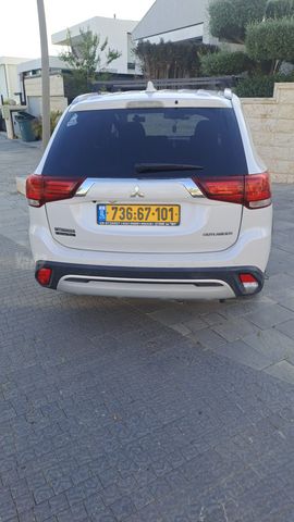 מיצובישי אאוטלנדר
