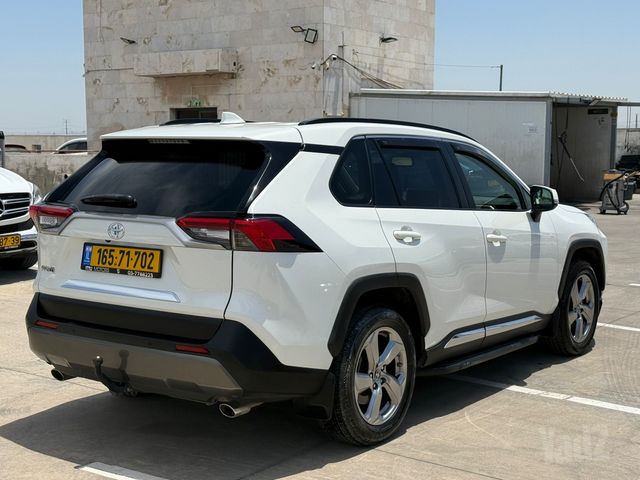 טויוטה RAV4