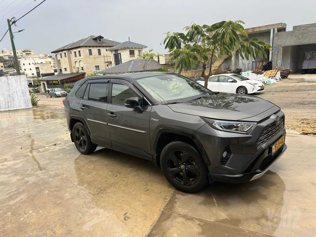 מודעת רכב טויוטה RAV4