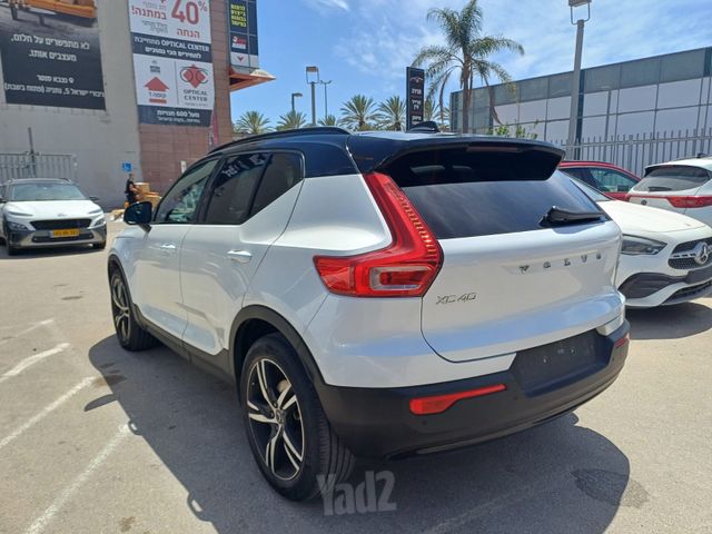 וולוו XC40