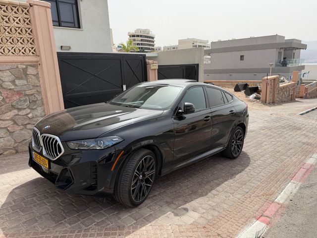 ב מ וו X6