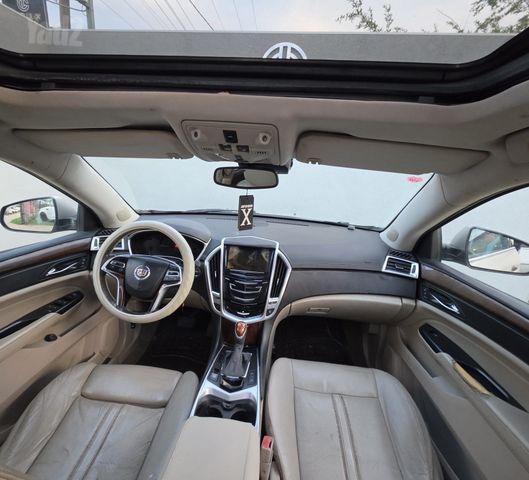 קאדילק SRX