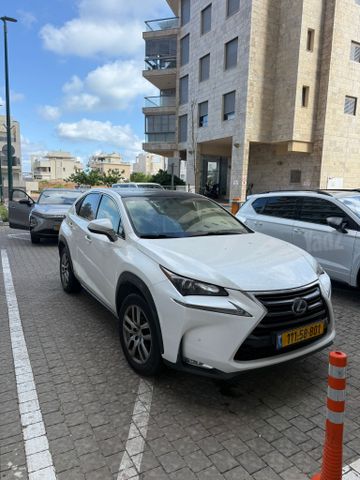 לקסוס NX