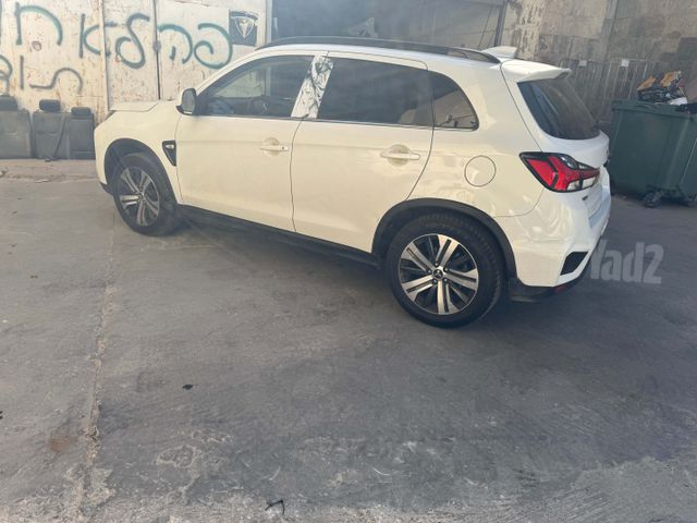 מודעת רכב מיצובישי ASX