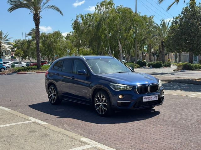 ב מ וו X1