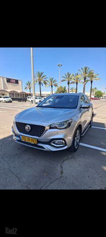 מודעת רכב אם ג'י EHS PHEV