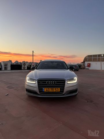 אאודי A8