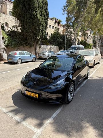מודעת רכב טסלה מודל 3
