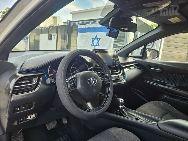 טויוטה C-HR