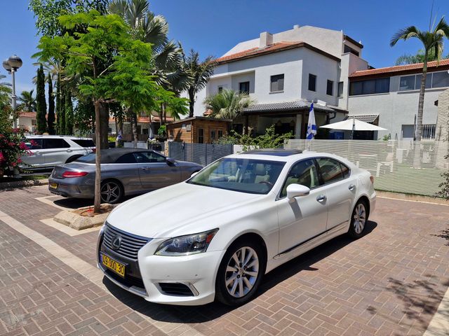לקסוס LS