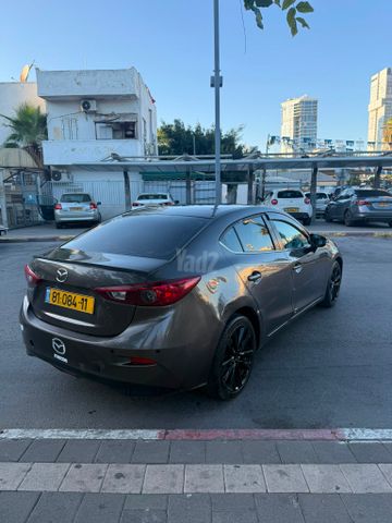 מאזדה 3