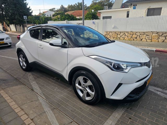 טויוטה C-HR