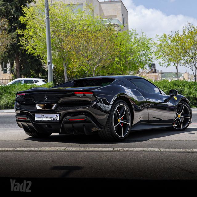 פרארי 296 GTB
