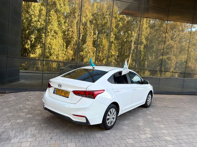 יונדאי אקסנט i25