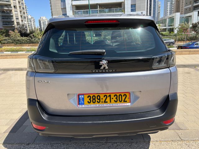 פיג'ו 5008
