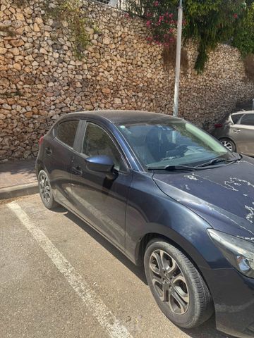 מודעת רכב מאזדה 2
