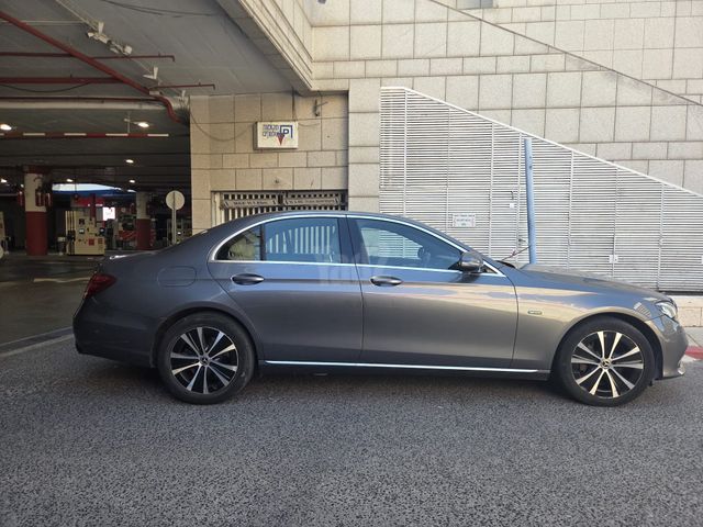 מודעת רכב מרצדס-בנץ E-class