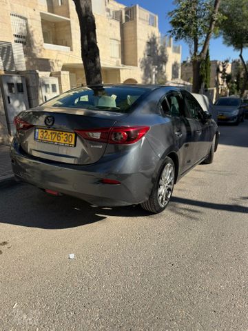 מאזדה 3